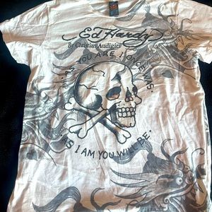 Men’s white t shirt short sleeve Ed Hardy great condition
